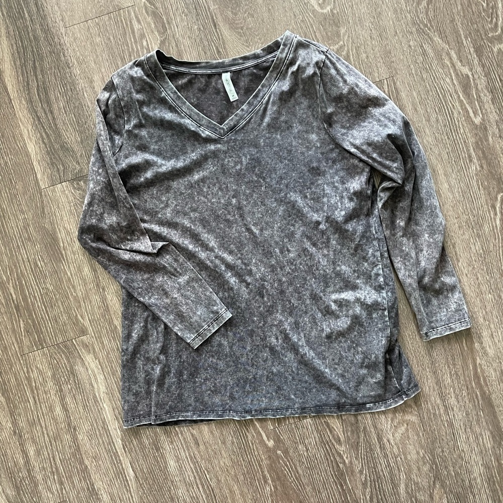 Zenana Long Sleeve VNeck Top